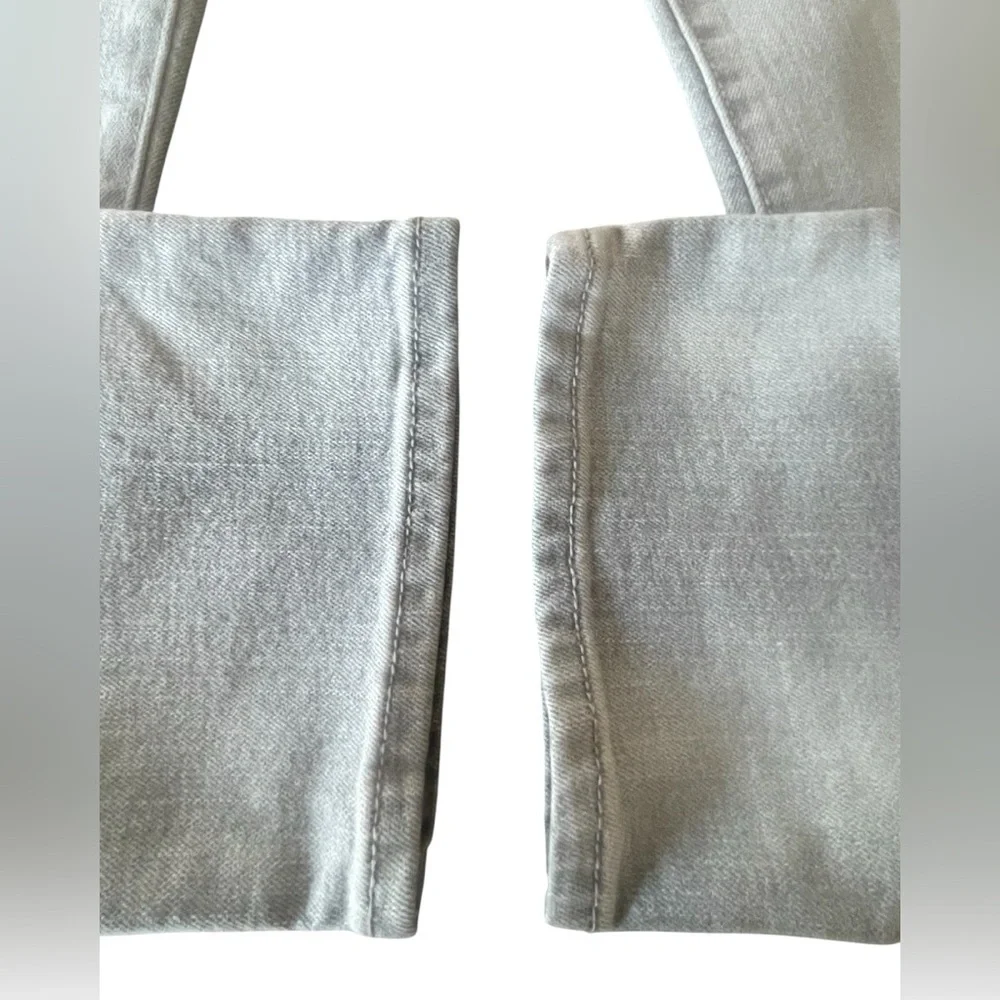 🩶👖Old Navy Boyfriend straight leg in light gray. Size 10.  Nice distressing! - Picture 2 of 8
